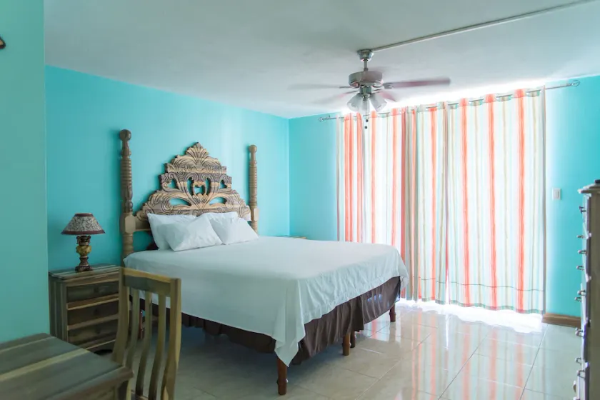 Montego Bay Club Apartments - Image 1
