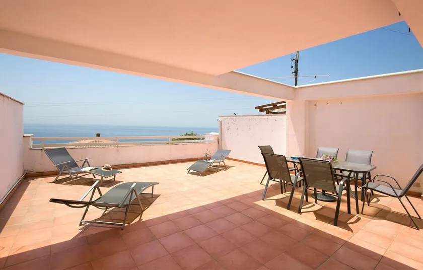 Stunning Home in Cetraro With 3 Bedrooms and Wifi - Image 1