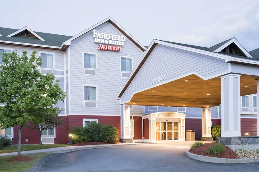 Fairfield Inn and Suites White River Junction - Image 1
