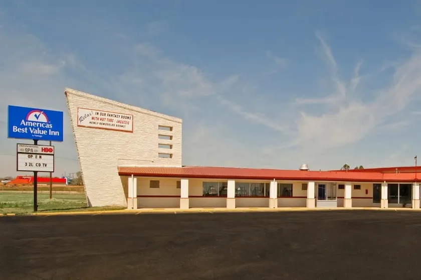Americas Best Value Inn - Image 1
