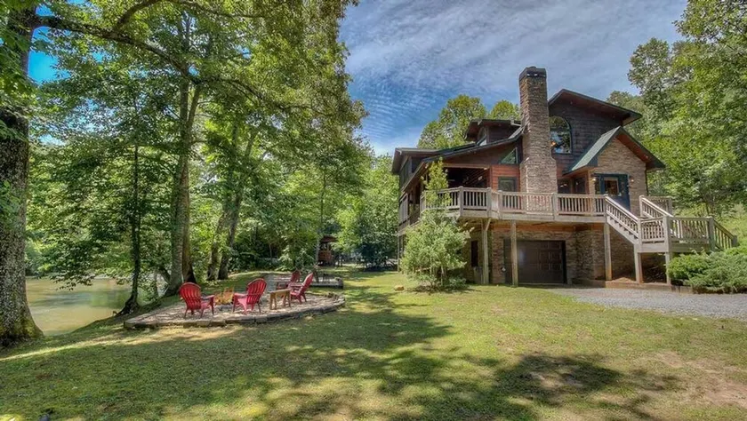 Come On Inn by Escape to Blue Ridge - Image 1