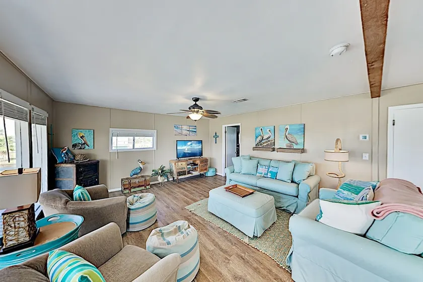 2br Gulf Getaway Near Beach 2 Bedroom Home - Image 1