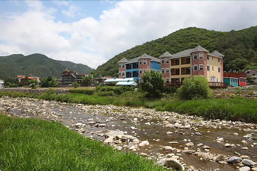 Muju Iris Pension - Image 1