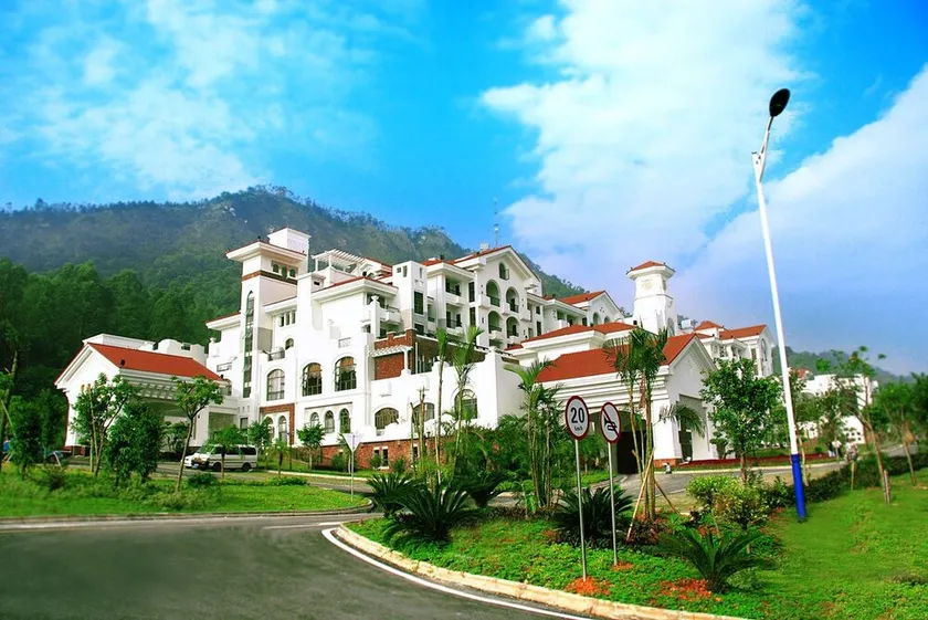 Country Garden Phoenix Hotel Zhaoqing - Image 1