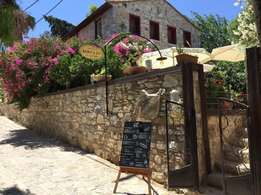 Kocca Ev Hotel - Image 1