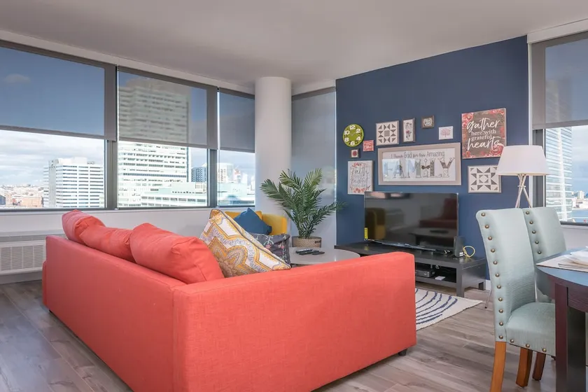 Dream Home Luxury Suites - Image 1
