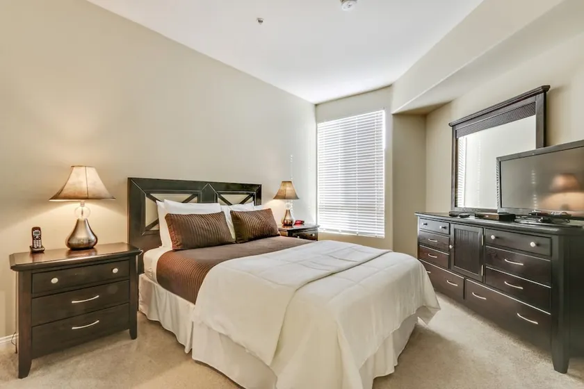 Global Luxury Suites At Lincoln Boulevard - Marina del Rey - Image 1