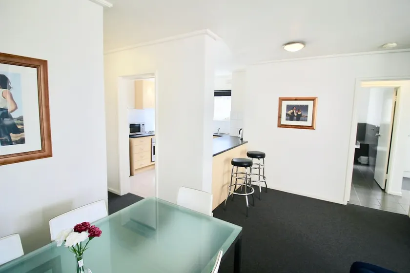 Apartments on Lygon - Image 1