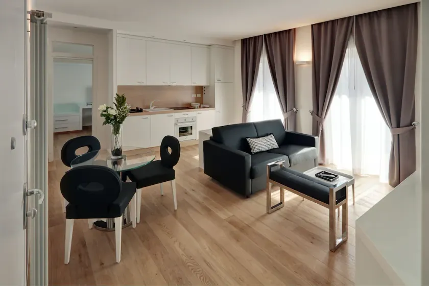 Appartamenti LHP Suite Firenze - Image 1