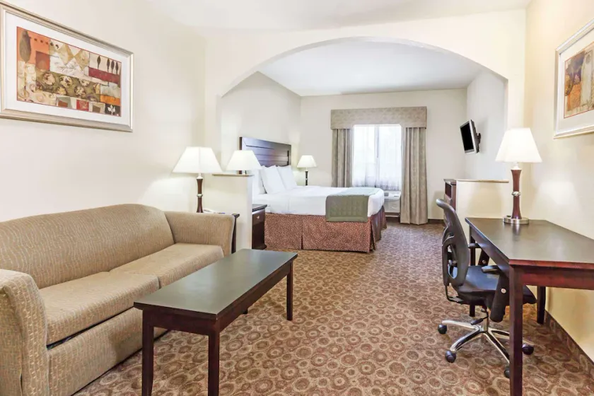 Garner Hotel Tyler Southwest by IHG - Image 1