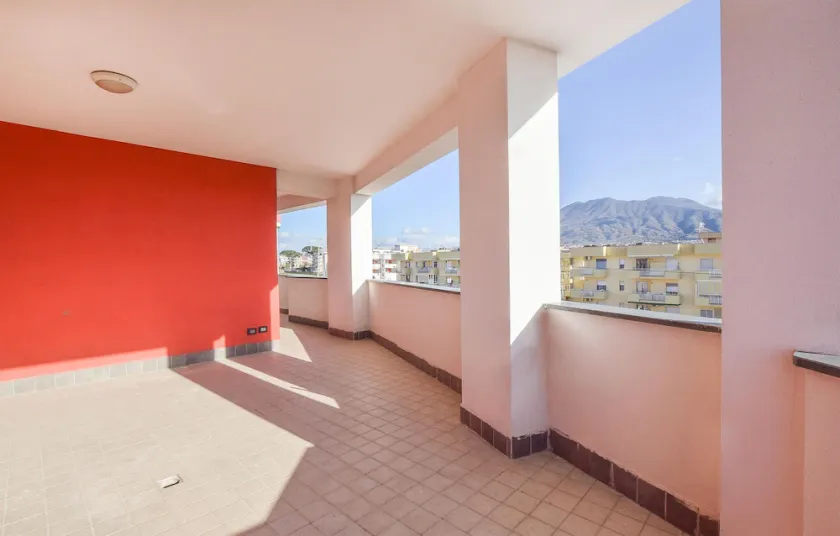 Beautiful Apartment in Volla With Wifi and 3 Bedrooms - Image 1