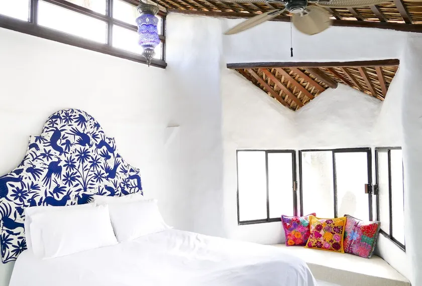 La Bohemia Baja Hotel Pequeño - Image 1