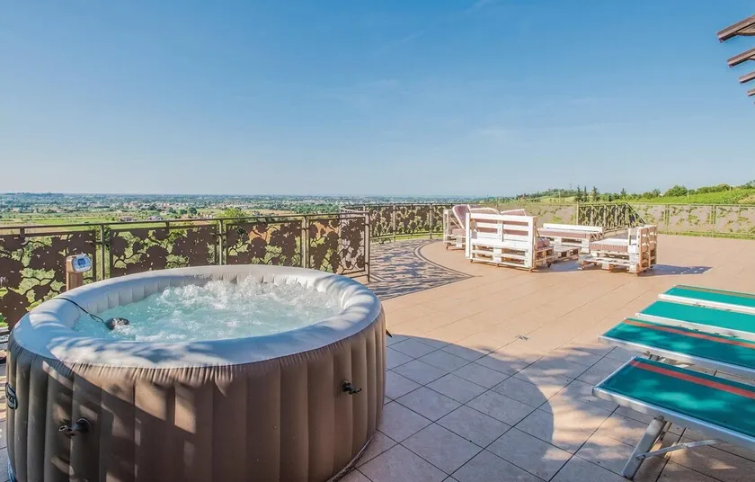 Stunning Home in Rimini -rn- With 4 Bedrooms and Wifi - Image 1