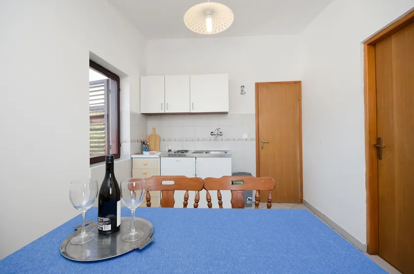 Apartments Mladen - Image 1