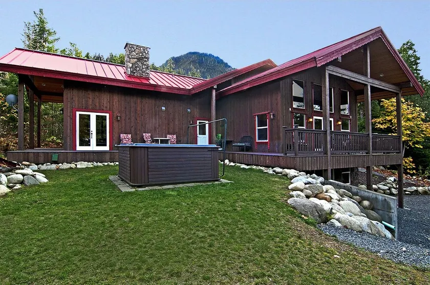 Money Creek Lodge - Five Bedroom Cabin with Hot Tub - Image 1