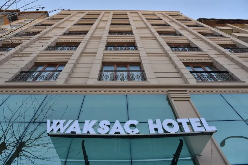 Aksac Hotel - Image 1