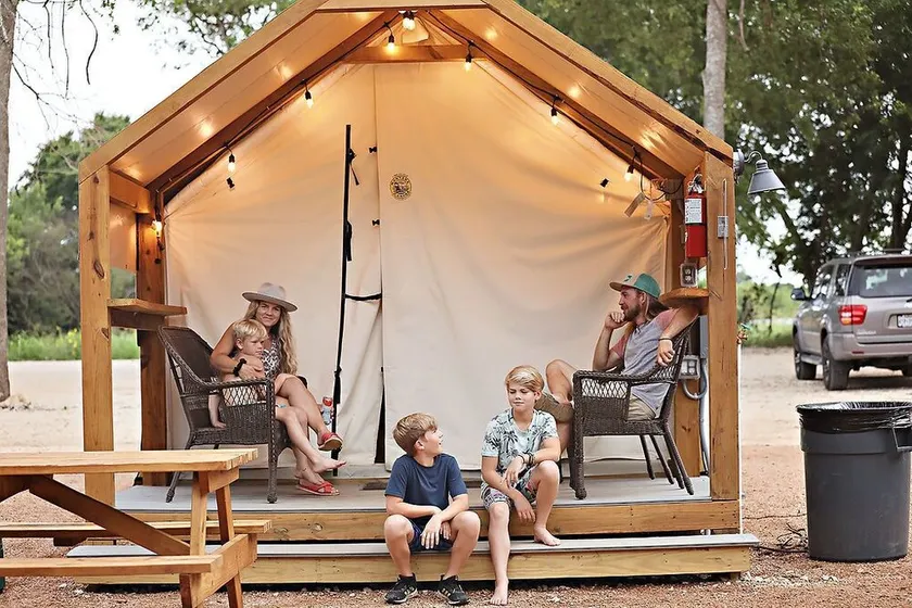 Son's Rio Cibolo - Glamping Cabin G - Image 1