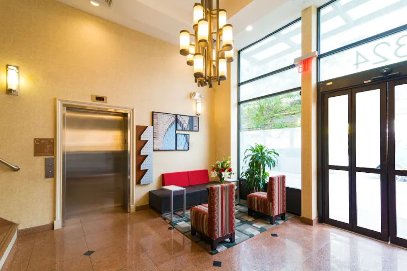 Best Western Plus Arena Hotel - Image 1