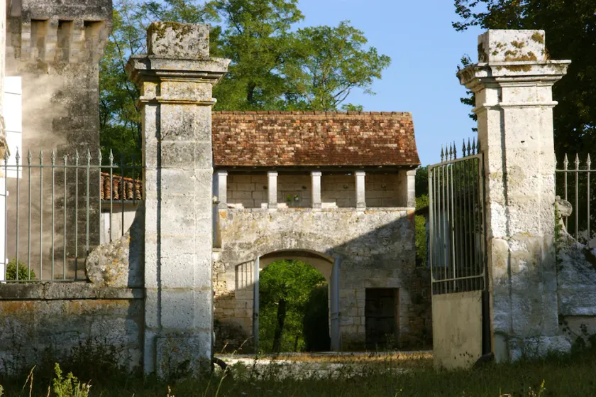 Château De La Combe - Image 1