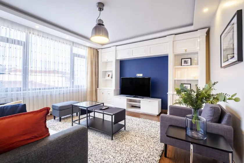 Captivating Flat With Balcony Near Besiktas Pier - Image 1