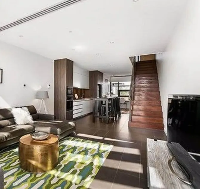 Melbourne Holiday Apartments South Wharf - Image 1