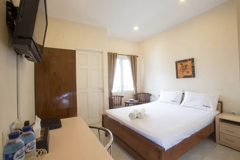 RedDoorz @ Kramat - Image 1