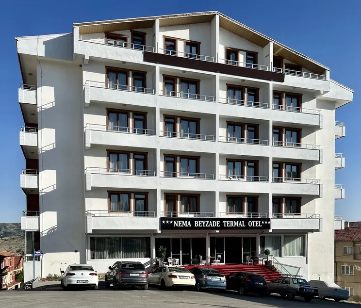 Nema Beyzade Termal Otel - Image 1