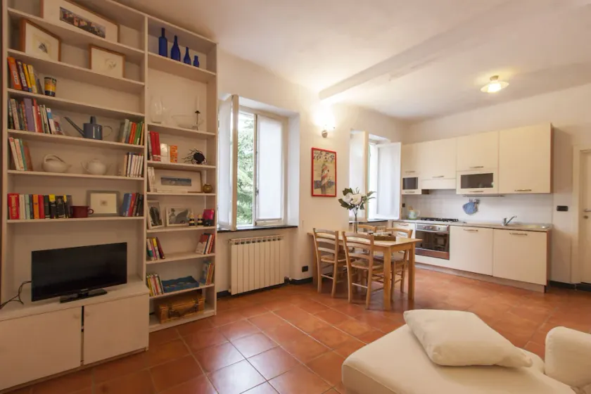 Joivy Via Romana Di Quarto - Image 1