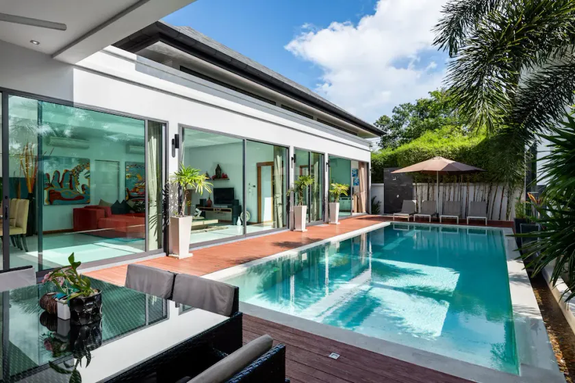 Crystal Pool Villa - Image 1
