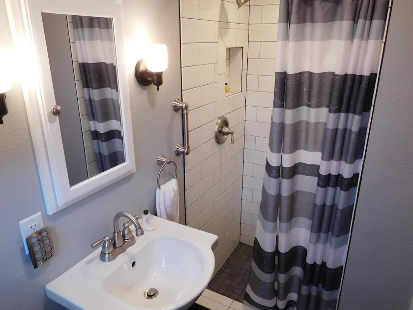 277 7th - Image 1