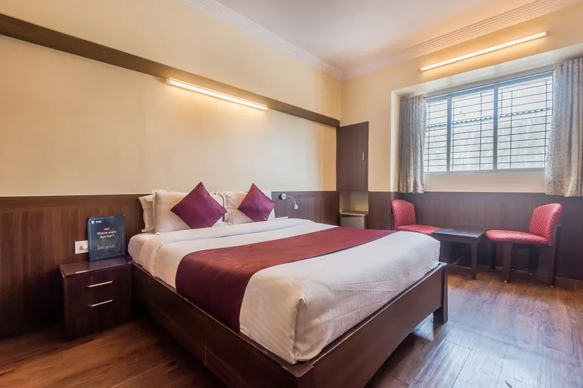 Neelkiran Hotel - Image 1