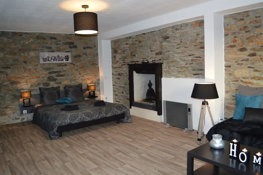 Les Chambres De Lola - Image 1