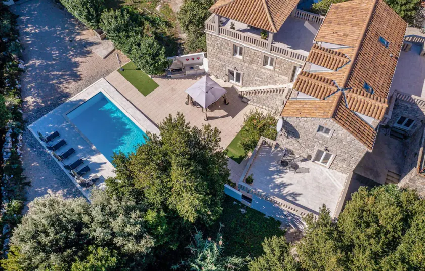 Awesome Home in Komaji With 4 Bedrooms, Wifi and Private Swimming Pool - Image 1