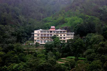 Falcon Crest by Adb Rooms - Image 1