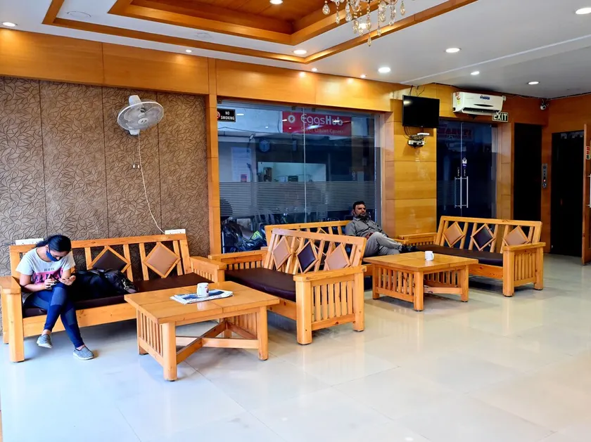 HOTEL AERON PLAZA - Image 1