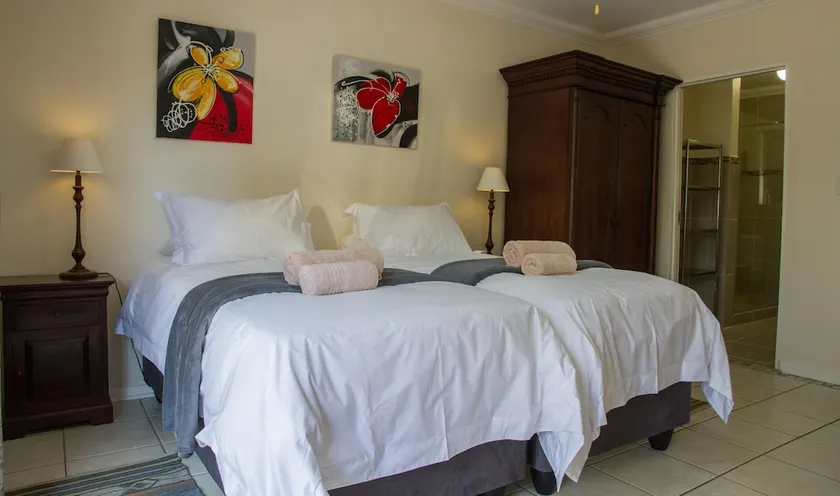 Two Sleeper Self Catering Unit - Image 1