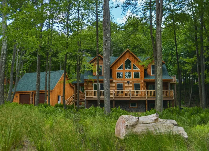 Big Log Lodge - Image 1