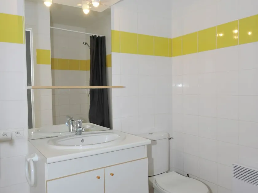 Cozy Apartment in the Lively Resort of Carcans Océan - Image 1