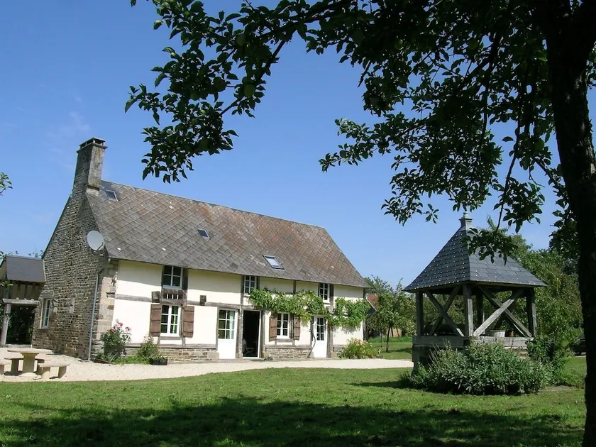 Pleasant Holiday Home in Isigny-le-buat With Garden - Image 1