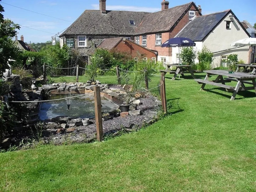 Catash Inn - Image 1