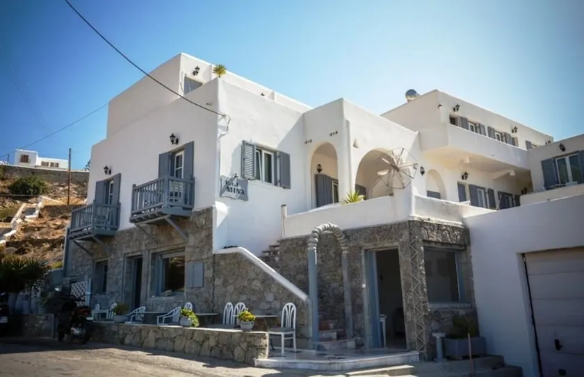 Mina Beach - Image 1