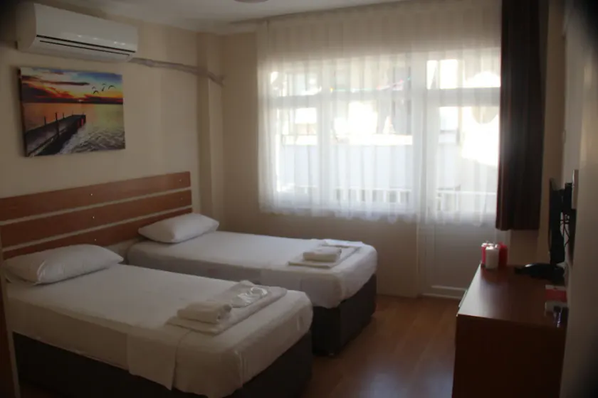 Marti Hotel - Image 1