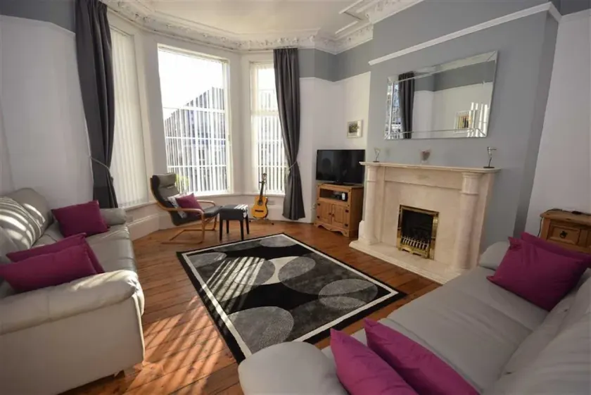 Seaways Guesthouse - Image 1