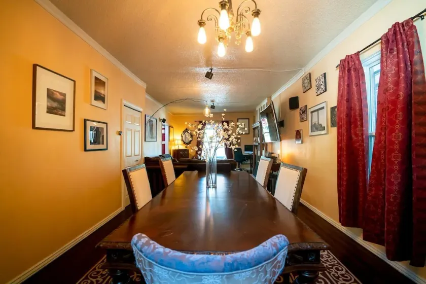 Cannabis Castle Historic Home in Baker District - Image 1