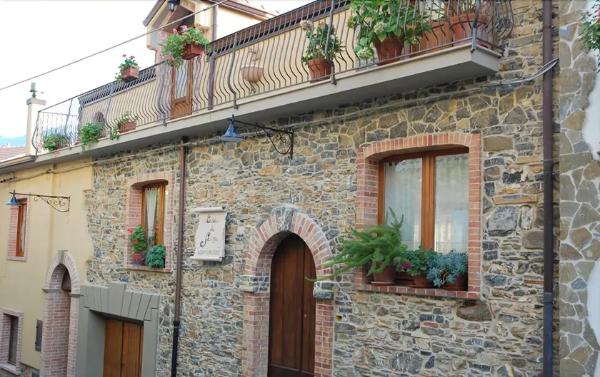 Agriturismo Ristorante - Casa di Scina - Image 1