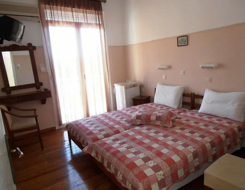 Hotel Bretagne - Image 1