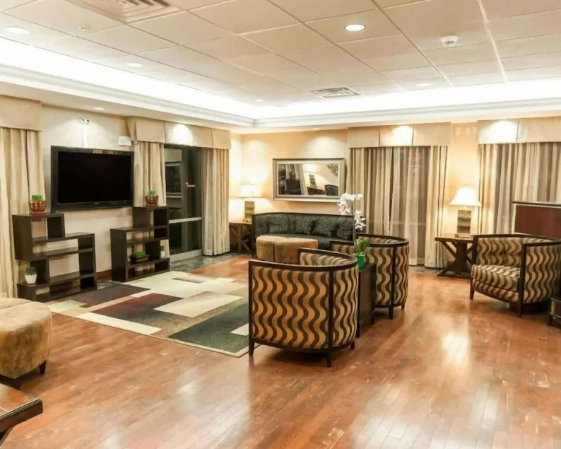 Hammock Inn & Suites Exton King of Prussia - Image 1