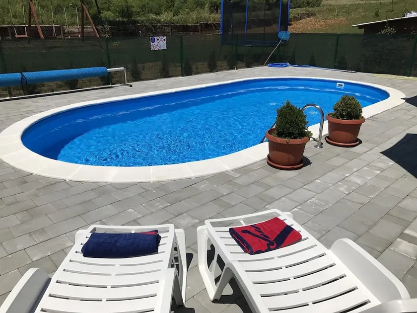 Charming Apartment in Rakovica with Shared Pool - Image 1