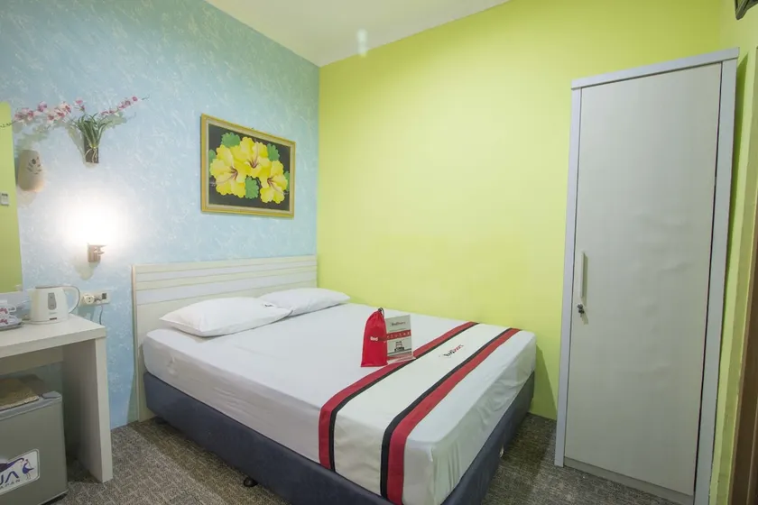 RedDoorz near Plaza Ambarukmo - Image 1