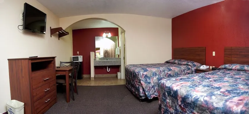 Budget Inn Buffalo - Image 1
